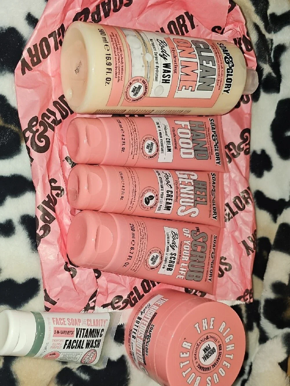 Soap & Glory Pink Bath & Body Gift Set — Pink With With Storage Tin And Lid.